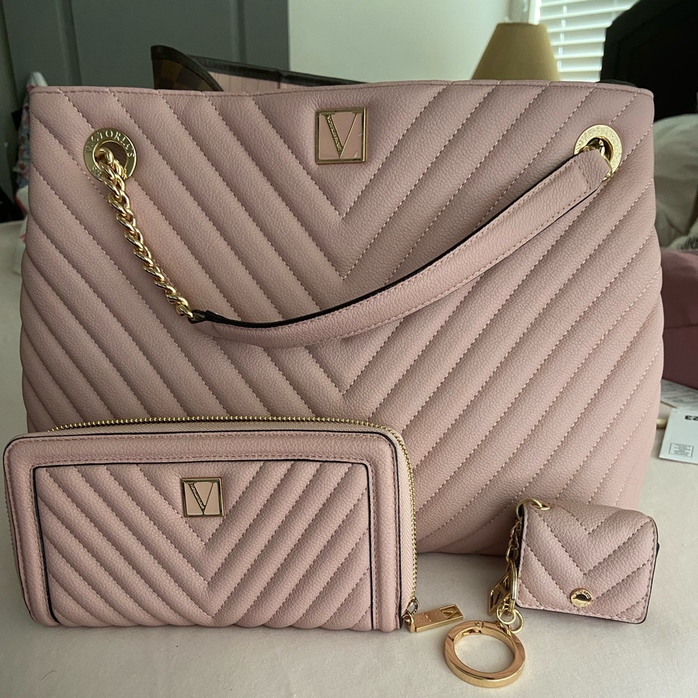 The Victoria Shoulder Tote